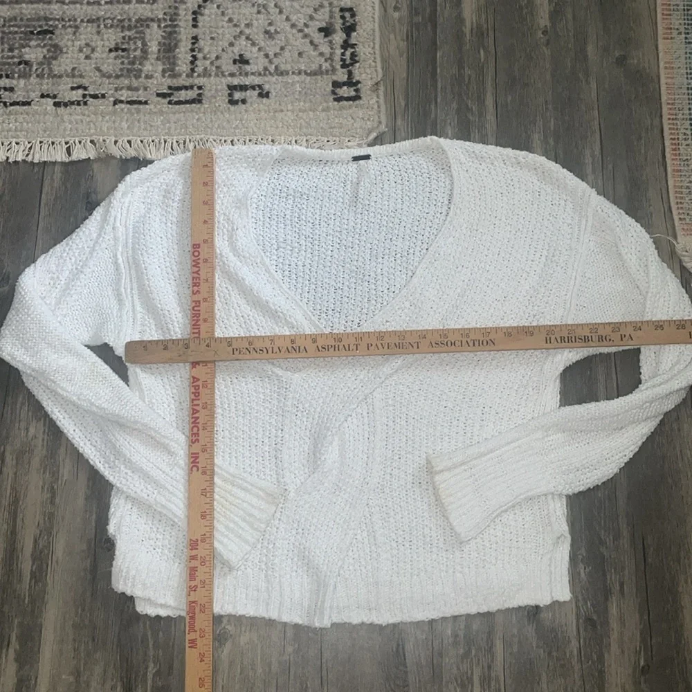 FREE PEOPLE Free People Coco V-Neck small sweater